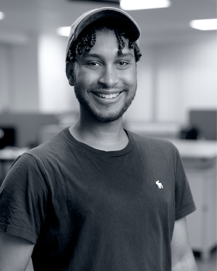 WBLT Mitarbeiterportrait Dennis Weissfloch blau eingefärbt