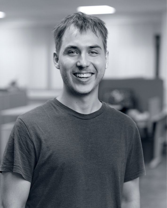 WBLT Mitarbeiterportrait Simon Wagner, blau eingefärbt