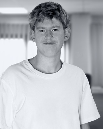 Portrait von Sascha Loschinski blau